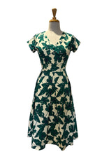 Load image into Gallery viewer, Tilou Green Floral Cap Sleeve