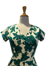 Load image into Gallery viewer, Tilou Green Floral Cap Sleeve