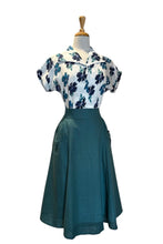 Load image into Gallery viewer, Aster Navy & Cream Floral Linen Blouse