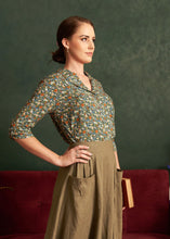 Load image into Gallery viewer, Fabulous Petite Green Floral Blouse