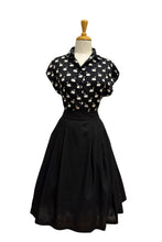 Load image into Gallery viewer, Minki Swan Blouse