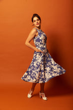 Load image into Gallery viewer, Bee Navy & Cream Hibiscus Linen Dress