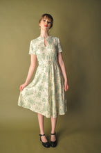 Load image into Gallery viewer, Sakura Cream & Light Green Linen Dress