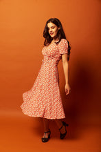 Load image into Gallery viewer, Fiorella Red & Cream Daisy Floral Dress