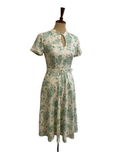 Load image into Gallery viewer, Sakura Cream & Light Green Linen Dress