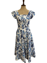 Load image into Gallery viewer, Astrid Navy & Cream Tulip Linen Dress