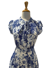 Load image into Gallery viewer, Sabe Blue & Cream Floral Dress