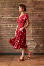 Load image into Gallery viewer, Viola Red &amp; Cream Daisy Dress