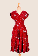 Load image into Gallery viewer, Viola Red & Cream Daisy Dress