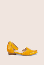 Load image into Gallery viewer, Beau Yellow