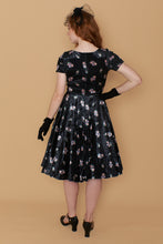Load image into Gallery viewer, Zoe Velvet Floral Dress
