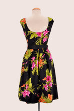 Load image into Gallery viewer, Hawaiian Floral Dress