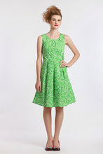 Load image into Gallery viewer, Green Leaf - Elise Design
 - 1