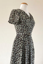 Load image into Gallery viewer, Jenna Wild Daisy Green Dress