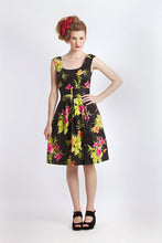 Load image into Gallery viewer, Hawaiian Floral Dress