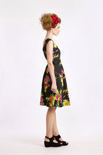 Load image into Gallery viewer, Hawaiian Floral Dress