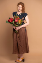 Load image into Gallery viewer, Cosmos Brown Linen Embroidery Skirt