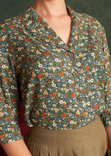 Load image into Gallery viewer, Fabulous Petite Green Floral Blouse