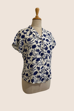 Load image into Gallery viewer, Fabulous Cream &amp; Navy Floral Blouse