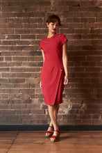 Load image into Gallery viewer, Belluci Berry Linen Dress