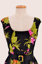 Load image into Gallery viewer, Hawaiian Floral Dress