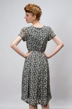 Load image into Gallery viewer, Jenna Wild Daisy Green Dress