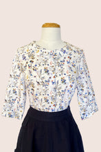 Load image into Gallery viewer, Perla Cream &amp; Blue Birds Blouse