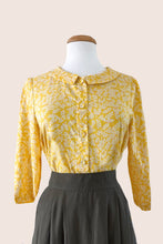 Load image into Gallery viewer, Perla Mustard &amp; Cream Leaves Blouse