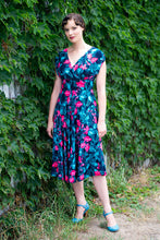Load image into Gallery viewer, Viola Green &amp; Fuchsia Dress