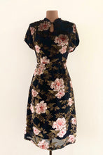 Load image into Gallery viewer, Winnie Velvet Floral Dress